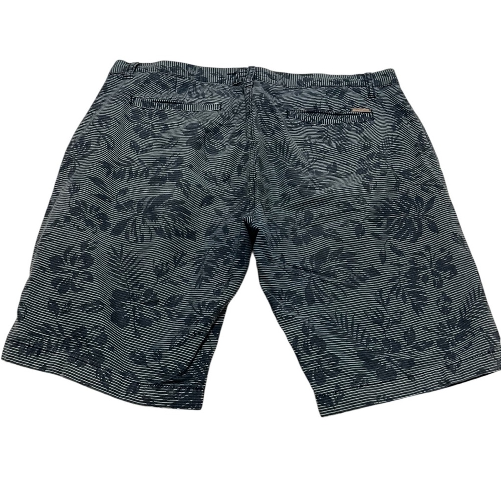Siberian Men’s Floral Print Casual Shorts Gray Striped Size 46 - Picture 2 of 7